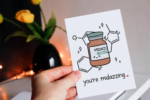 Vista 2 de Owings Designs Perfect You're Midazzling - Tarjeta de agradecimiento – Regalo médico y enfermera – Bonita tarjeta de felicitación de anestesia médica