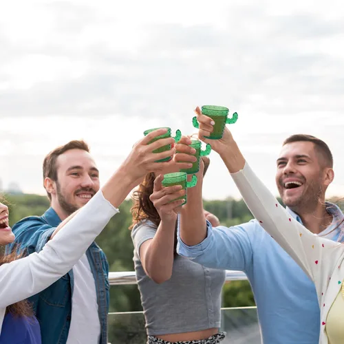 Vista 8 de 6 vasos de chupito de cactus verdes, vasos de plástico de 2 onzas Divertidas tazas de cactus para fiesta final, despedida de soltera, Cinco