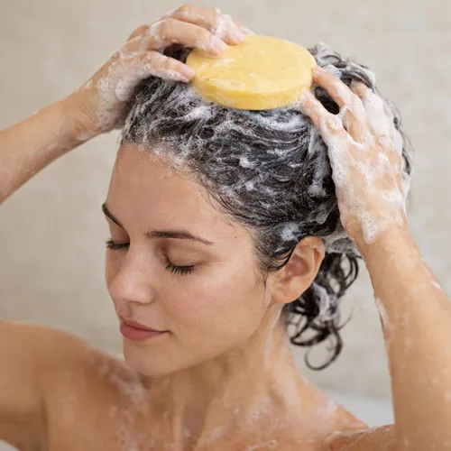 Vista 2 de Eclectic Lady - Barra de jabón de champú de coco exótico con aceite de argán puro, proteína de seda, proteína de miel y extractos de flor