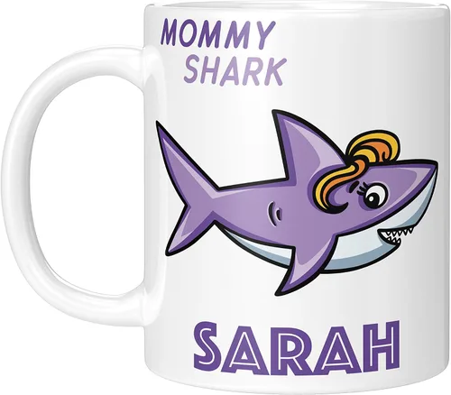 Vista 7 de Be Burgundy Taza de café personalizada con nombre de tiburón bebé – 11 oz – Tazas familiares de tiburones con opción de posavasos a juego, Baby