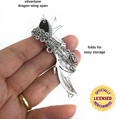 Vista 17 de CUARTA ALA Rebecca Yarros Basgiath War College Dragon Wing Collar con colgante de ala de dragón con licencia