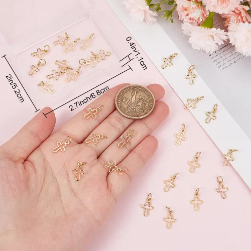 Vista 3 de Beebeecraft 1 caja de 30 dijes de cruz chapados en oro de 18 quilates con anillo de salto para hacer joyas, collares, pulseras, manualidades
