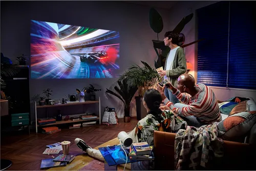 Vista 10 de Samsung 30" - 100" The Freestyle 2nd Gen con Gaming Hub Proyector portátil inteligente, FHD, HDR, experiencia de cine en casa de pantalla grande