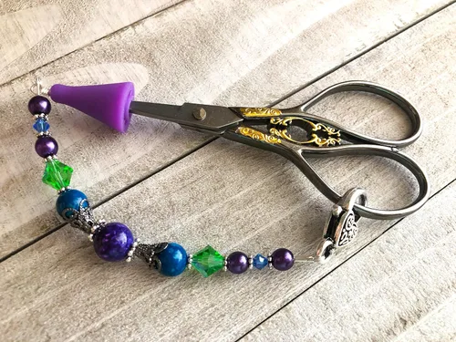 Vista 6 de Beaded Scissor Fob Jewelry with Tip Cover