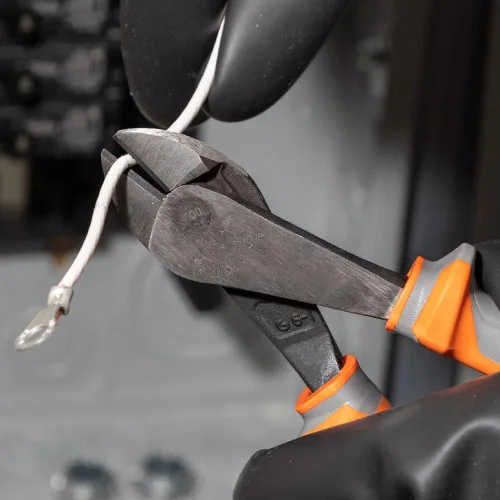 Vista 5 de Klein Tools 2288RINS Alicates Cortadores Diagonales Aislados de 1000V, Fabricados en EE.UU., Diseño de Alta Palanca, Cuchillas Endurecidas por