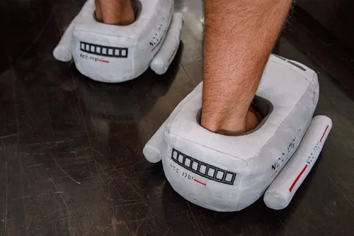 Vista 5 de Star Trek The Original Series Galileo Shuttlecraft Zapatillas 3D para adultos Zapatilla de casa de felpa suave con suela antideslizante Calzado
