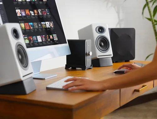 Vista 4 de Audioengine N22 - Amplificador estéreo de escritorio - Amplificador de potencia compacto para altavoces pasivos, audio de computadora y estéreo