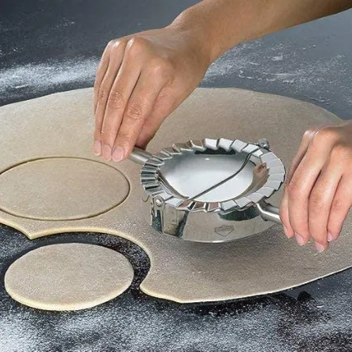 Vista 5 de Küchenprofi Máquina para hacer ravioles, Pierogi y albóndigas, prensa de pasta y pastelería de acero inoxidable 18/8, perfecta para moldear y sellar