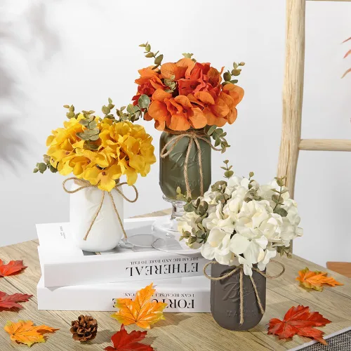 Vista 4 de Centro de mesa con tarro de albañil rústico floral de otoño para mesa, decoración de granja, flores de hortensia artificiales de otoño, decoración