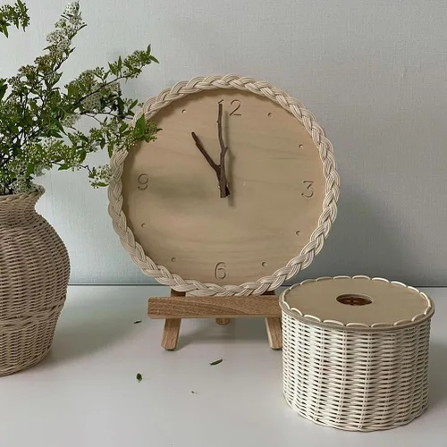 Vista 3 de Garneck Reloj de pared colgante de ratán, reloj silencioso de madera, reloj silencioso para sala de estar, reloj montado en la pared, reloj colgante