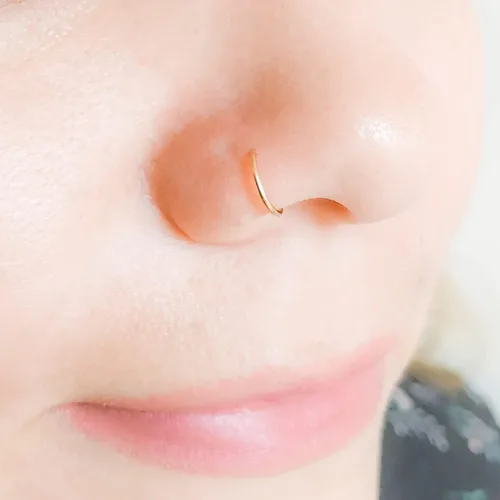 Vista 6 de Aretes de aro pequeños de plata de ley dorada para mujer, cartílago, nariz, hélix, tragus