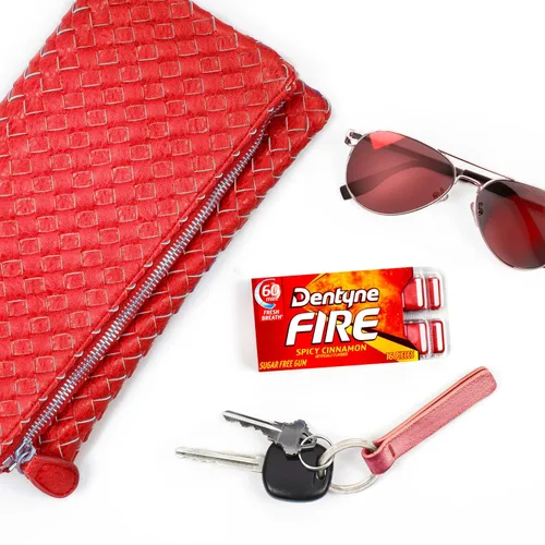 Vista 7 de Dentyne Goma de mascar Fire Spicy Cinnamon sin azúcar, 3 paquetes de 16 piezas (48 piezas en total)