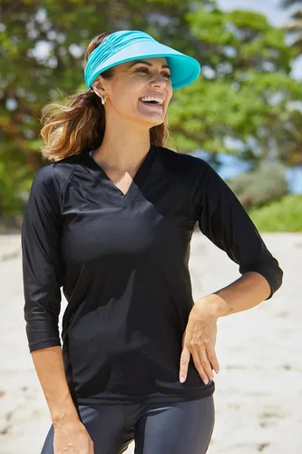 Vista 3 de UV SKINZ Camiseta de natación y sol con cuello en V para mujer con protección solar UPF 50+, camiseta de natación modesta, camisetas de natación