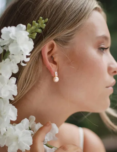 Vista 3 de Aretes colgantes de plata de ley 925 seleccionados a mano AAA+ de 7.5 a 0.315 in, perlas cultivadas de agua dulce blanca, joyería para mujeres