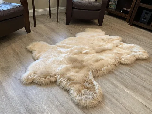 Vista 2 de LAMBZY - Alfombra de piel de oveja sintética súper suave hipoalergénica sedosa, estilo peluche de oso, para sala de estar, habitación de niños, sofá