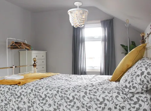 Vista 2 de Candelabro blanco pequeño con cuentas de madera, lámpara de techo semiempotrada, 3 lámparas bohemias para dormitorio, cuarto de bebé, sala de estar
