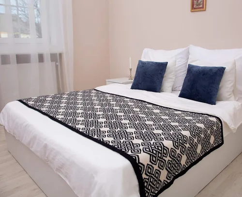 Vista 6 de SAOL Bufanda de cama de punto suave para sofá, cama, corredor, funda decorativa de mezcla de lana (gris, Queen, 80 x 32 pulgadas)