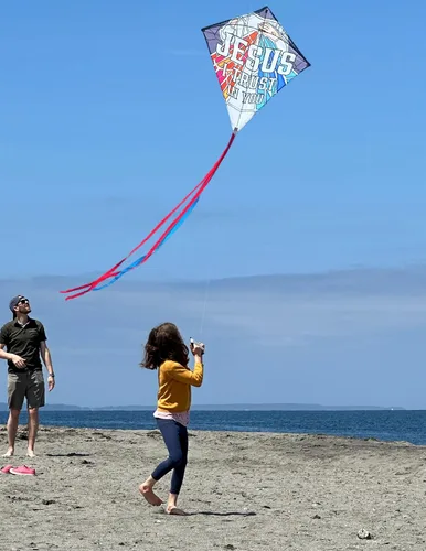 Vista 4 de Spiritful Toys - Cometa cristiana para niños y adultos, estilo diamante, fácil de volar, fácil de montar, gran cometa para principiantes, regalo