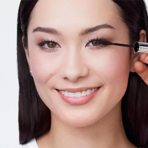 Vista 4 de Clinique Lash Power Tubing Mascara Long-Wearing Formula Lengthening, Smudge-Proof + Safe for Sensitive Eyes