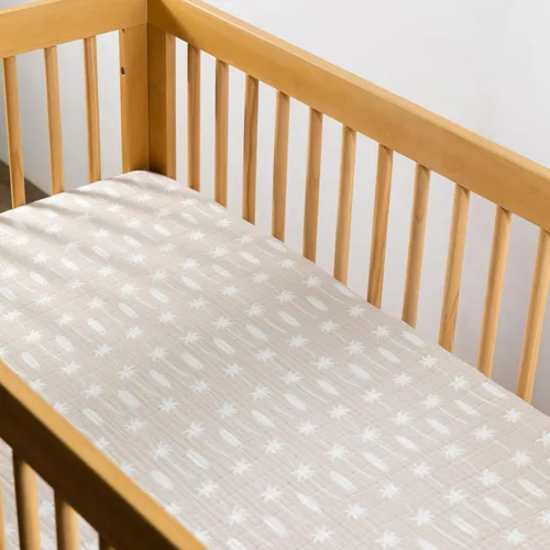 Vista 2 de Babyletto Sábanas para cuna 100% algodón orgánico, con certificado GOTS, ajustadas 360°, muselina ultra suave y transpirable - Beach Bum