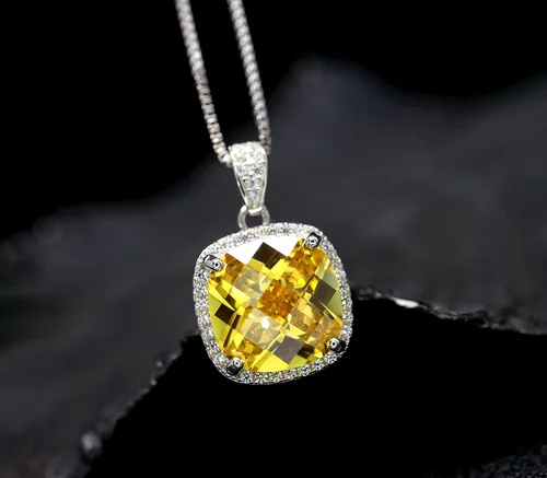 Vista 2 de Collar de diamantes amarillos creados cuadrados grandes - Colgante de diamante de moissanita amarilla de 5 quilates de plata esterlina de 18