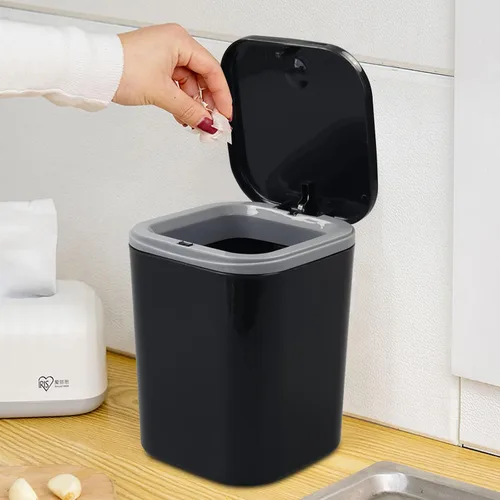 Vista 4 de Bringer Basurero de escritorio de 2 L, bote de basura pequeño de plástico de 0.5 galones con tapa, color negro