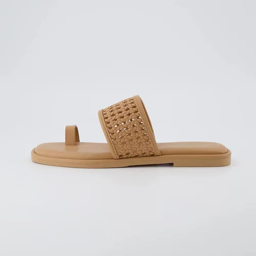 Vista 2 de CUSHIONAIRE Sandalia de punto con anillo para el dedo del pie para mujer + espuma viscoelástica, anchos disponibles