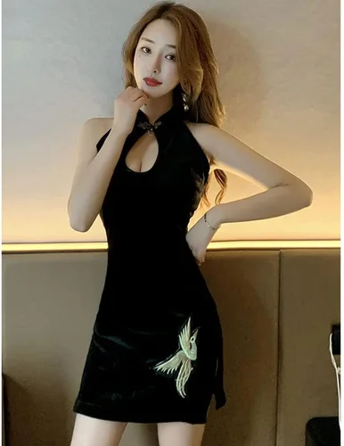 Vista 4 de Las mujeres chinas Cheongsam vestido ahueca hacia fuera sexy mini delgado lado Split soporte cuello ojo ojo negro bordado Qipao Bodycon