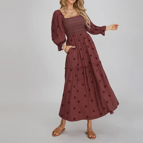 Vista 4 de Vestido largo bordado floral para mujer, manga larga abombada, cuello cuadrado, fruncido y escalonado, vestido largo bohemio fluido