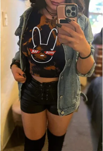 Vista 5 de Bad Bunny - Camiseta de manga corta para mujer diseño de conejo teñido anudado con estampado de conejito de Pascua