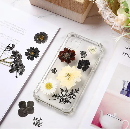 Vista 2 de Nuanchu Flores secas prensadas negras para manualidades, flores secas góticas, flores silvestres prensadas naturales a granel con pinzas para molde