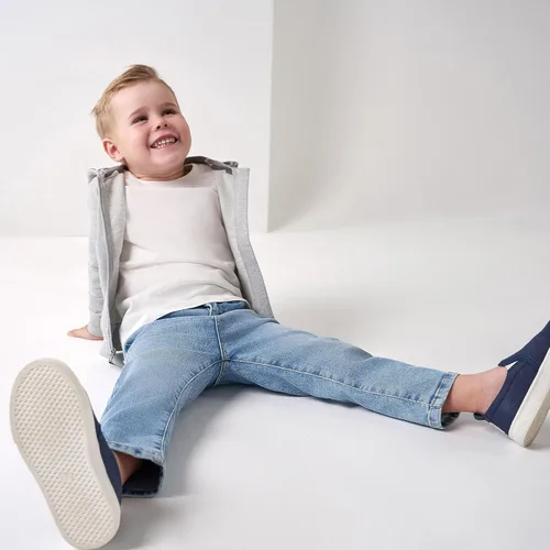 Vista 2 de Gerber Baby Toddler Straight Leg Stretch Denim Jeans