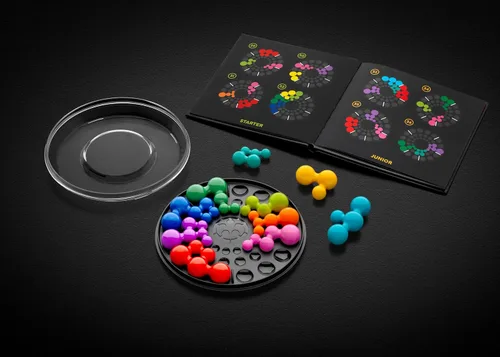 Vista 2 de SmartGames IQ Deluxe Circle - Juego de rompecabezas de lógica con 120 desafíos, estuche de viaje de lujo - Teaser cerebral para adolescentes