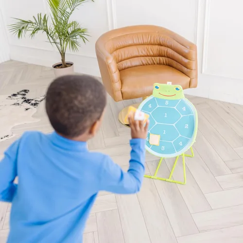 Vista 2 de Melissa & Doug Juego de acción, encesta las bolsas con diseño de tortuga de Sunny Patch Dilly Dally