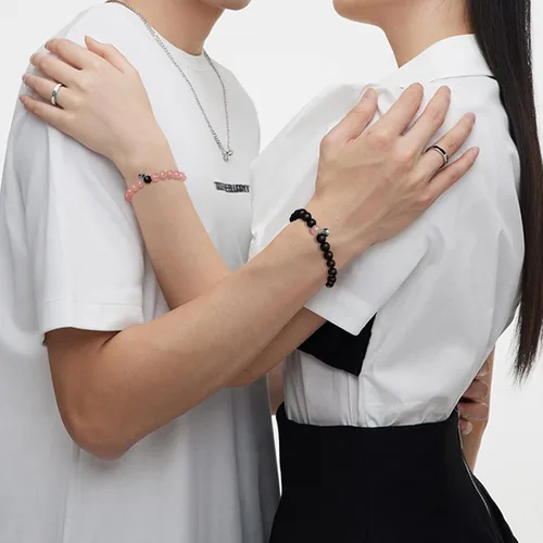 Vista 5 de 2 pulseras magnéticas para parejas, piedra natural negra mate, cristal para votos de amor eterno, juego de pulseras de cuentas de piedra de energía