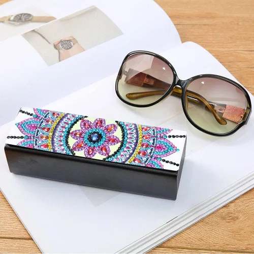 Vista 4 de Leatrice Kit de estuche de gafas de sol de pintura de diamante con mandala de pintura de diamantes