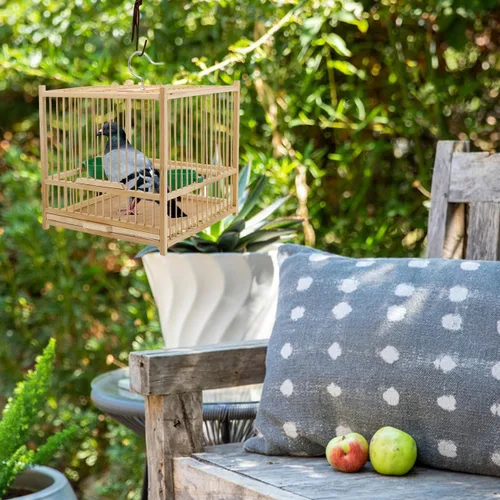 Vista 9 de SUPVOX Jaula de bambú para pájaros con decoración de perlas: jaula cuadrada de loro beige de 8.07 pulgadas para pájaros pequeños - Incluye tazas