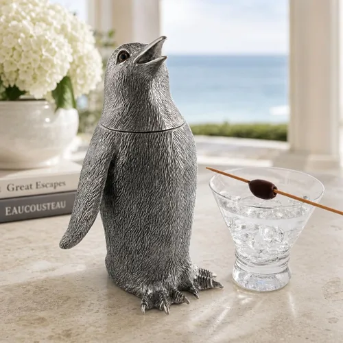 Vista 2 de Vagabond House Coctelera de pingüino de peltre, vajilla inspirada en el océano, 24 onzas, 9 pulgadas de alto