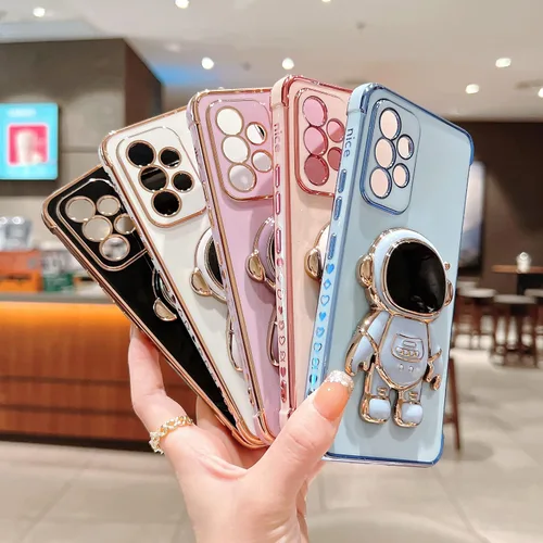 Vista 5 de Funda para Samsung Galaxy S22 con soporte de astronauta, funda galvanizada de lujo con protección para cámara, lindo patrón lateral de corazón