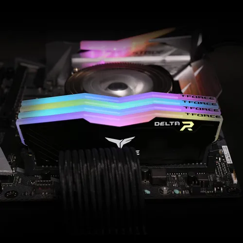 Vista 4 de TEAMGROUP T-Force Delta RGB DDR4 16 GB (2 x 8 GB) 3200 MHz (PC4-25600) CL16 Módulo de memoria de escritorio RAM TF3D416G3200HC16CDC01 - Negro