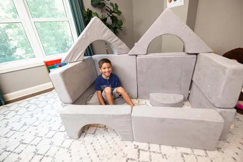 Vista 3 de FOAMOH Castle Sofa Sand - Sofá personalizable de 14 piezas para juegos imaginativos y fácil almacenamiento con almohada personalizable