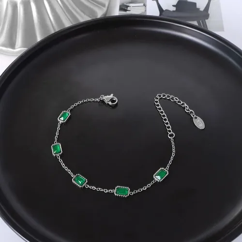 Vista 3 de Pulsera de oro de 14 quilates con cinco esmeraldas de corte cuadrado, diseño de pulsera ajustable para cualquier muñeca, regalo elegante para ella
