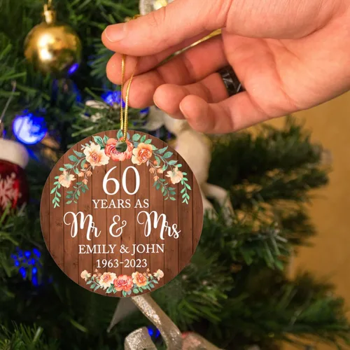 Vista 5 de Adorno de Navidad con nombres y años personalizados para aniversario de boda, aniversario de boda, árbol de Navidad, adorno de recuerdo