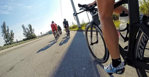 Vista 6 de Swiftwick - Calcetines ASPIRE TWO para correr y ciclismo, ligeros, ajuste de compresión