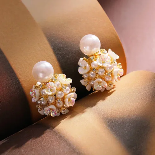 Vista 3 de Aretes de bola de flor de perlas, aretes de bola blanca para mujeres y niñas, Zinc, Perla