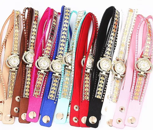 Vista 2 de CdyBox Reloj de moda para mujer, con incrustaciones de diamantes de imitación, relojes de cuarzo con forma de corazón, pulsera con esfera enrollada