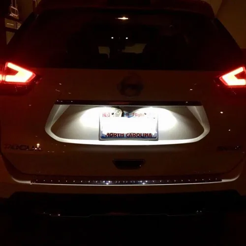 Vista 4 de Kit de luz interior LED para Nissan Rogue 2008-2020 6000 K, cúpula blanca de mapa, espejo de tocador, bombillas de matrícula (8 piezas)
