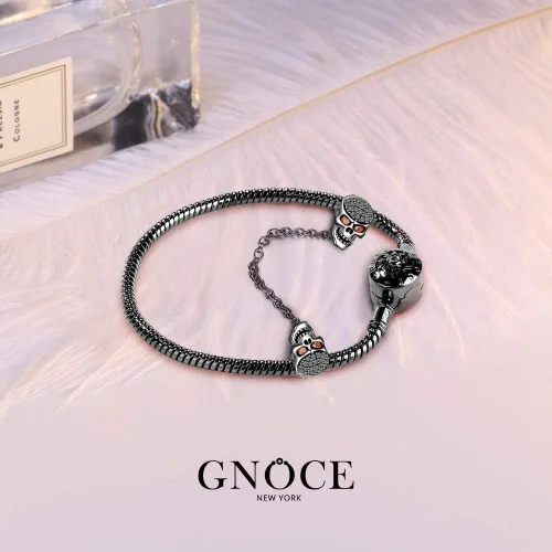 Vista 3 de GNOCE Pulsera con colgante de calavera negra con cadena de seguridad de plata de ley con cadena de serpiente Because I Love You Basic con cierre