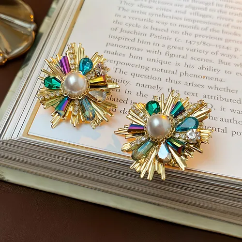 Vista 3 de Aretes de flores plateadas medievales vintage para mujer, hipoalergénicos