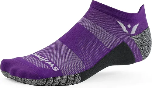 Vista 16 de Swiftwick - Calcetines antideslizantes para correr FLITE XT invisibles, calcetines de golf, máxima estabilidad Negro